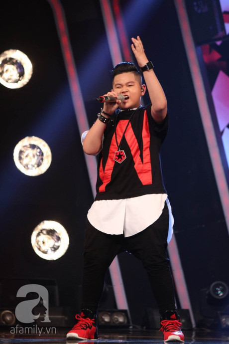 Bat ngo voi su lot xac cua cau be ngheo thi Vietnam Idol Kids - Anh 8