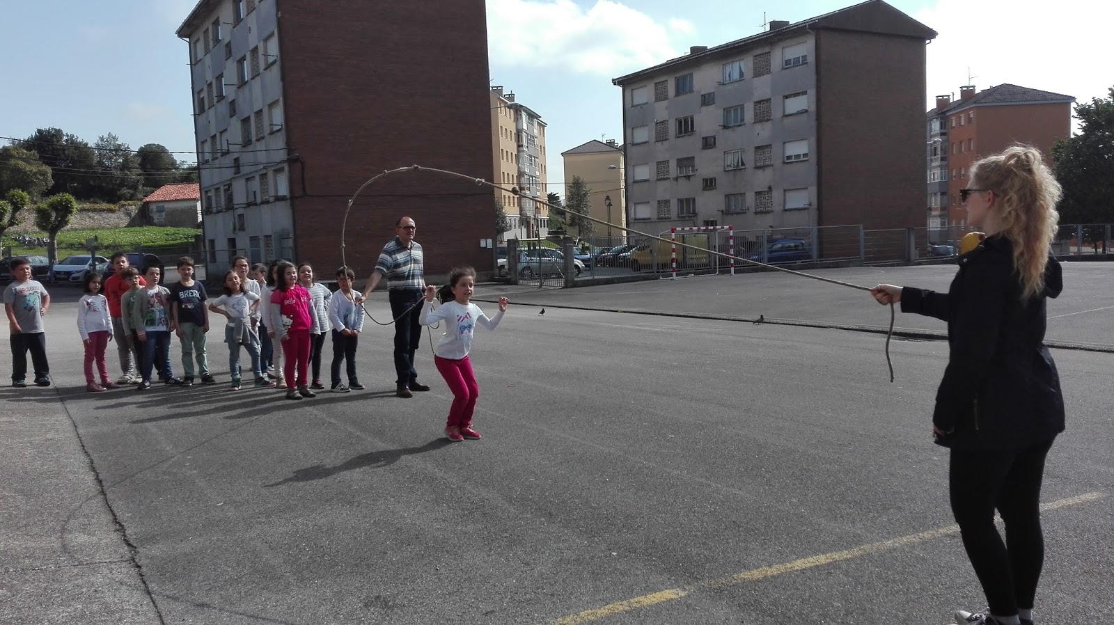 CP POETA JUAN OCHOA ENGLISH GAMES IN THE PLAYGROUND (JUEGOS DE PATIO