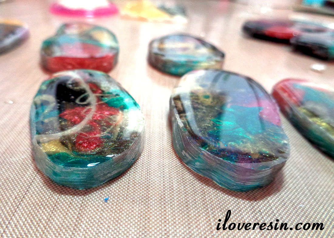 I LOVE RESIN: Multi Color Resin Swirl Baubles - Part Two