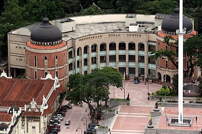 The library before being renovated.