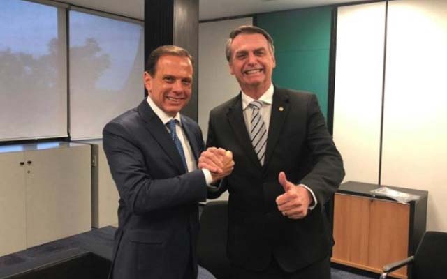 Bolsonaro e Doria parabenizam policiais por ação que matou 11 bandidos em SP