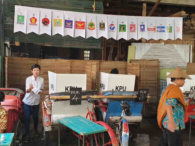 Beragam TPS Unik untuk Tarik Minat Warga Gunakan Hak Suara dalam Pemilu 2019 Beragam TPS Unik untuk Tarik Minat Warga Gunakan Hak Suara dalam Pemilu 2019