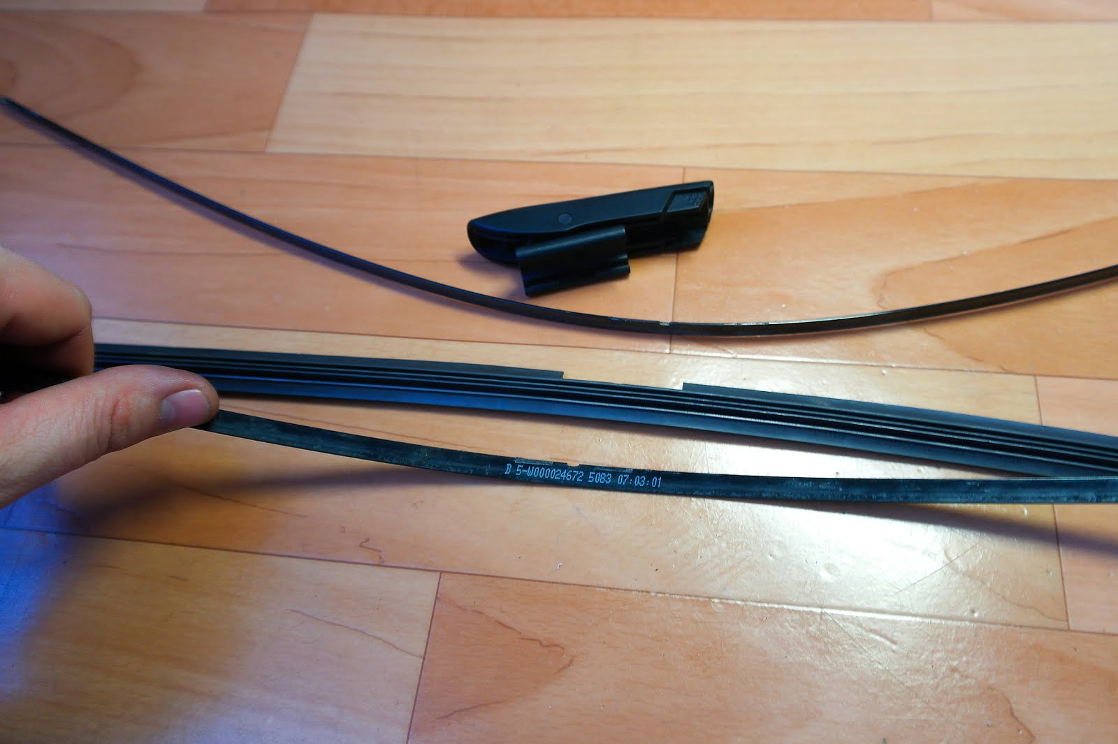 лансер 1 дворники направляющие. меняем резинки на дворниках. резинки для каркасных щеток. торцевые заглушки бескаркасных дворников opel. резинки щетки стеклоочистителя daihatsu move 2017.