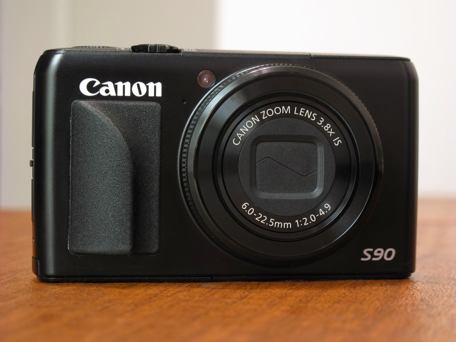 PHOTOGRAPHIC CENTRAL: Canon Powershot S90 Review- A Bargain Used 