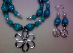 Turquois Cracked Glass Choaker Set with Flower Pendant