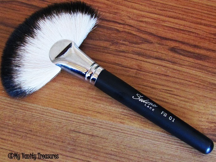 Sedona Lace Jumbo Fan Brush FB 01 Review and Photos My Vanity Treasures
