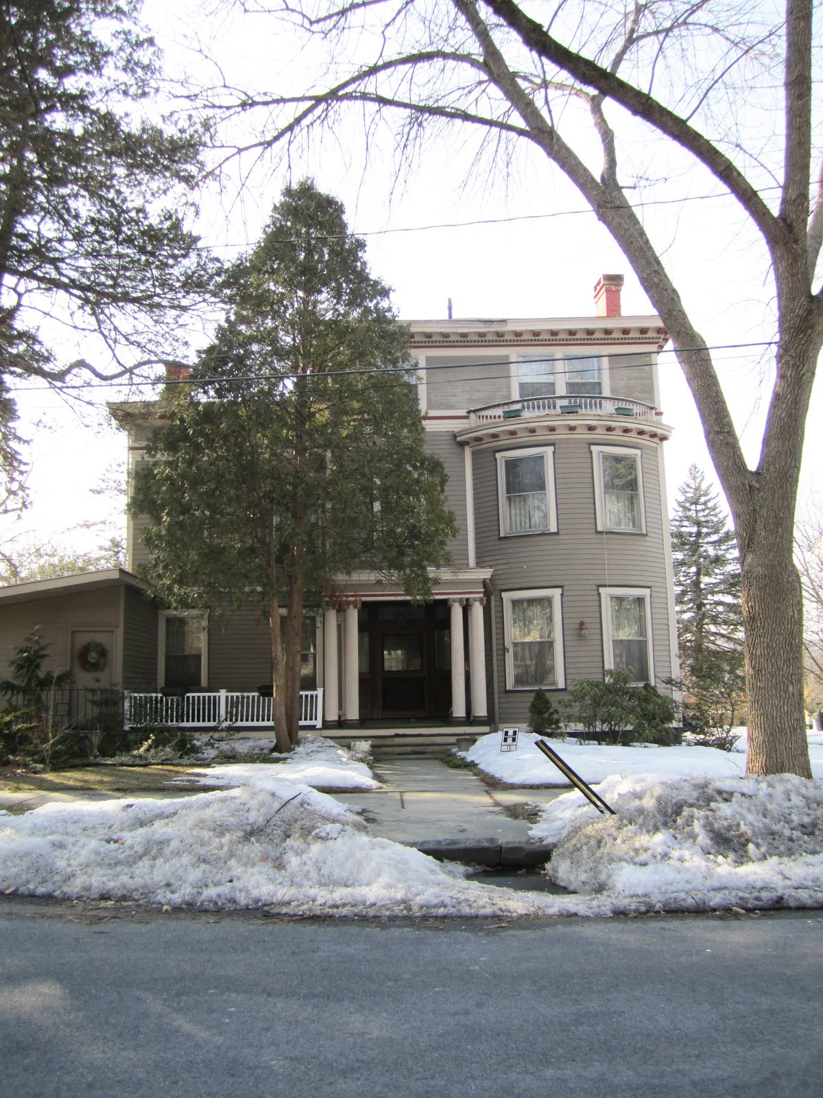 BIG OLD HOUSES Poughkeepsie (2 of 3)