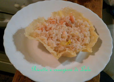 risotto limone e gamberetti in crosta di parmigiano