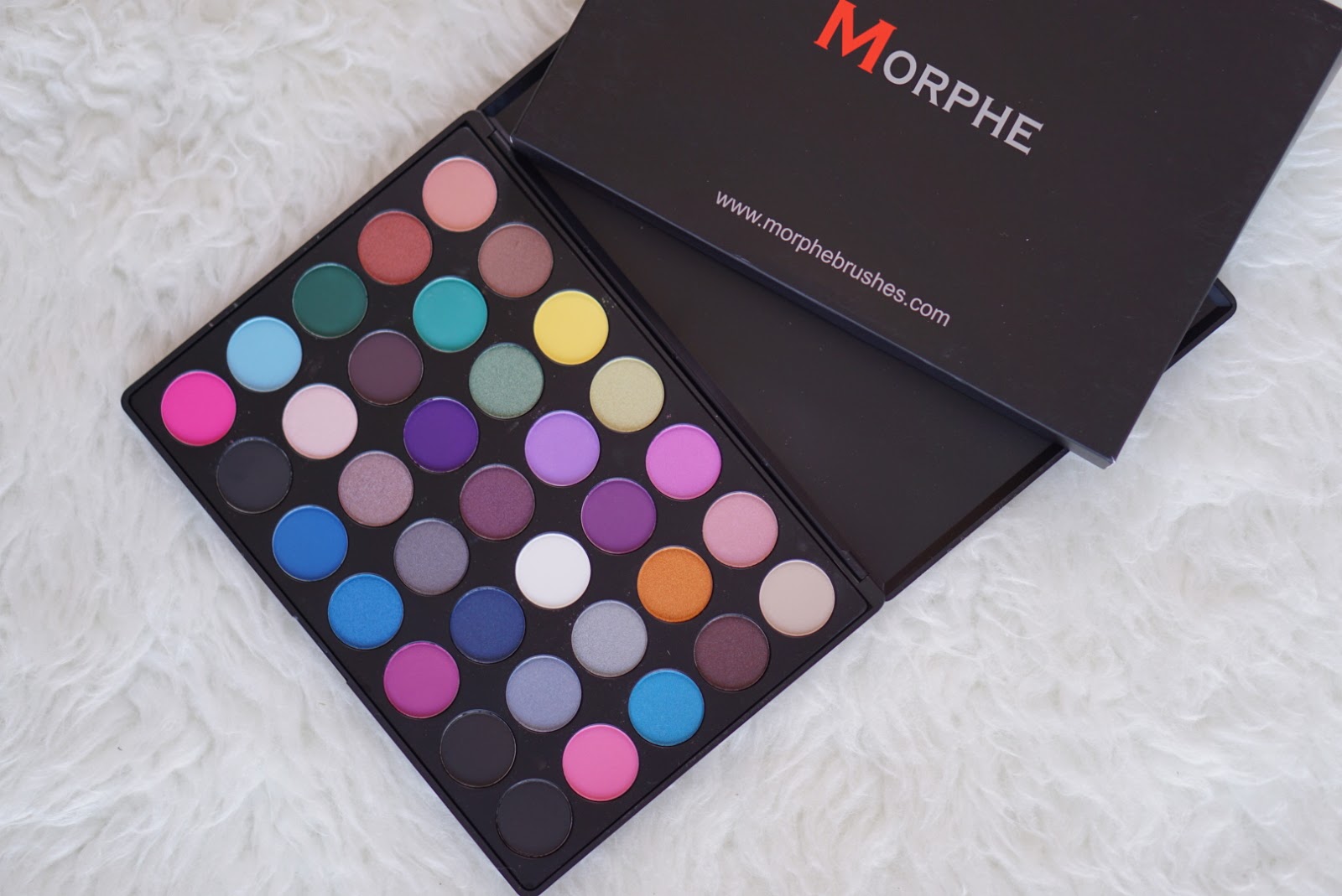Палетка теней morphe x madison beer. Jaclyn hill палетка morphe. Палетка теней морфи fierce 350m. Morphe ya. Morphe.