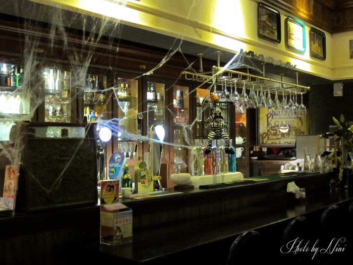 ｛熄燈｝Pasttimes Cafe 珮斯坦咖啡館美式懷舊餐廳。很適合大型聚會的好所在