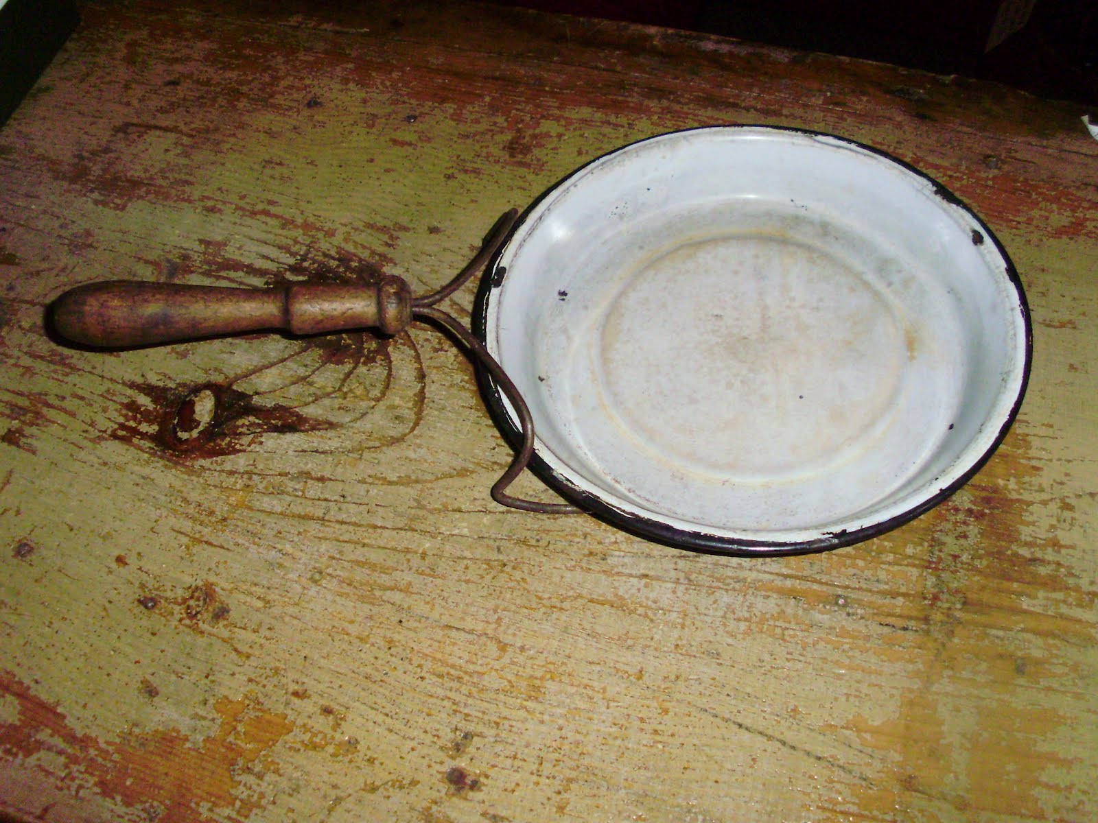 Log Cabin Antiques & Gifts Pie lifter