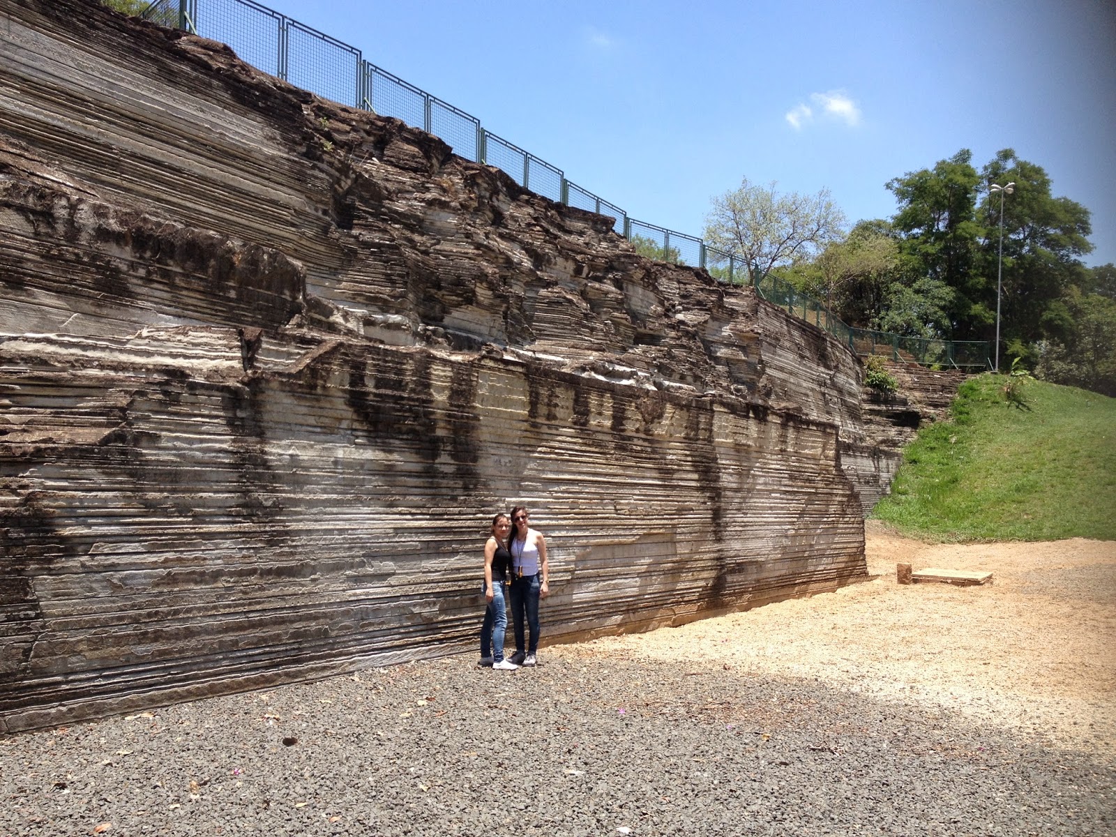 Exemplo De Rocha Sedimentar Usada Em Cerâmica