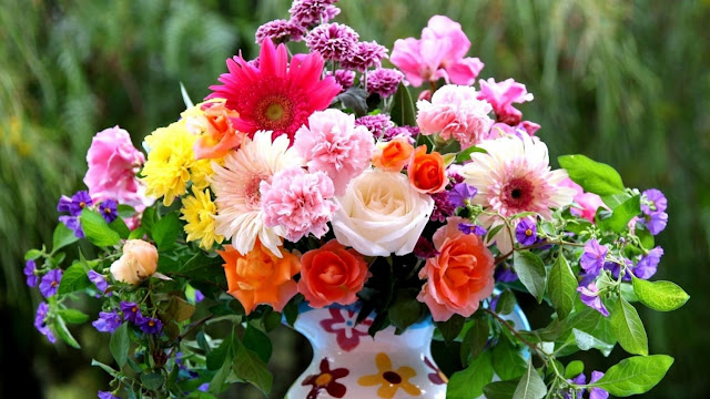 Have a Chat - Page 11 Summer-Flowers-Collection-on-Vase-1500x844