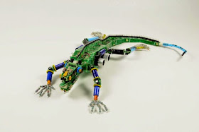 21-Reptile-Steven-Rodrig-Upcycle-PCB-Sculptures-from-used-Electronics-www-designstack-co