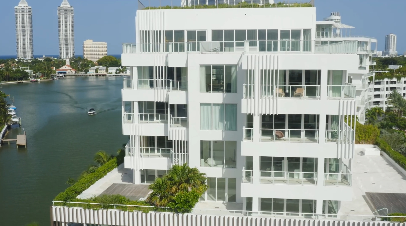 13 Photos vs. Tour this Penthouse Unit at the Ritz Carlton Residences in Miami Beach - Luxury Condo & Interior Design Video Tour 13 Photos vs. Tour this Penthouse Unit at the Ritz Carlton Residences in Miami Beach - Luxury Condo & Interior Design Video Tour