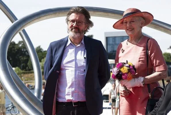 Danish Queen Margrethe visited City Harbor in Sønderborg. The Queen was welcomed by Mayor Erik Lauritzen