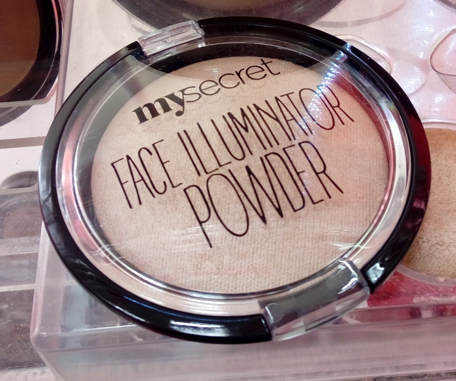 Nowość My Secret FACE ILLUMINATOR POWDER SPARKLING BEIGE Wszystkie