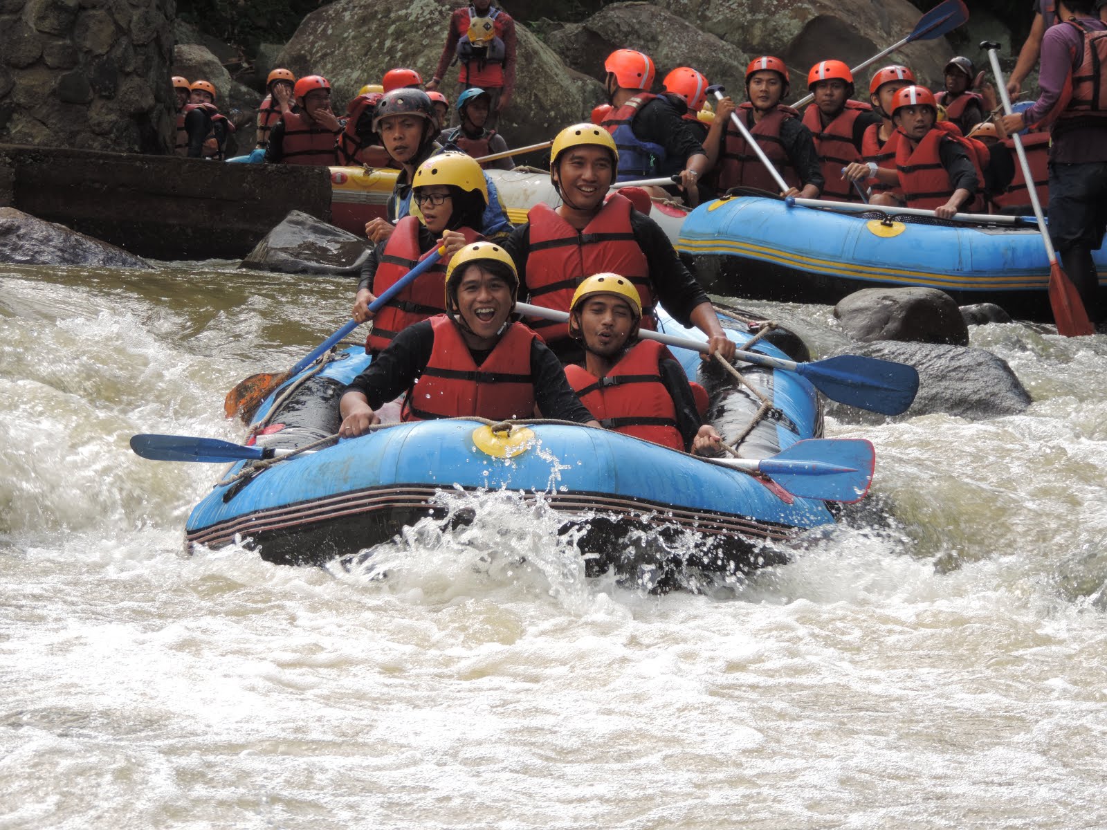 VIDEO RAFTING UNIVERSAL INDONESIA