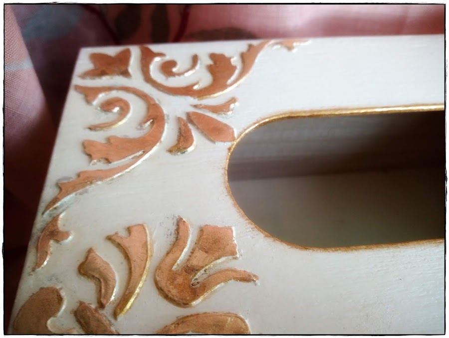 relieve-con-pan-de-oro