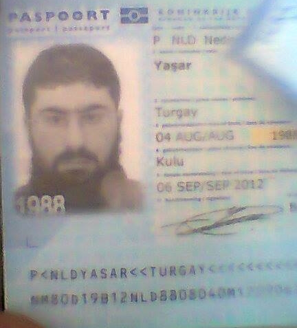 Lazkiye'de yakalanan Turgay Yaşar'ın üzerinden çıkan pasaport Lazkiye'de yakalanan Turgay Yaşar'ın üzerinden çıkan pasaport