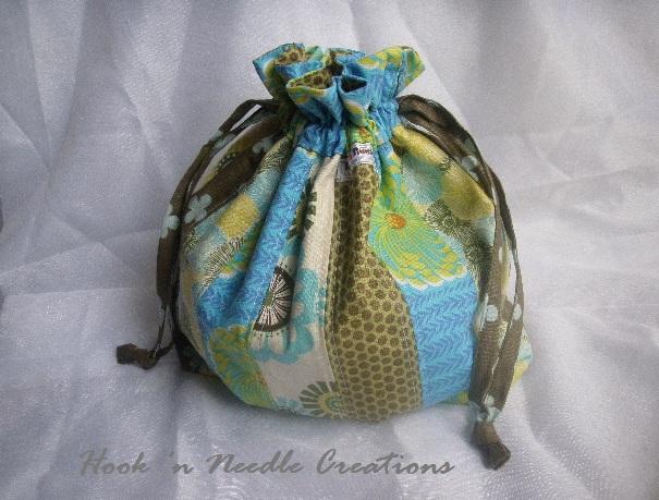 Hook 'n Needle Creations: Summertime Adventures : Quilted Drawstring Bag