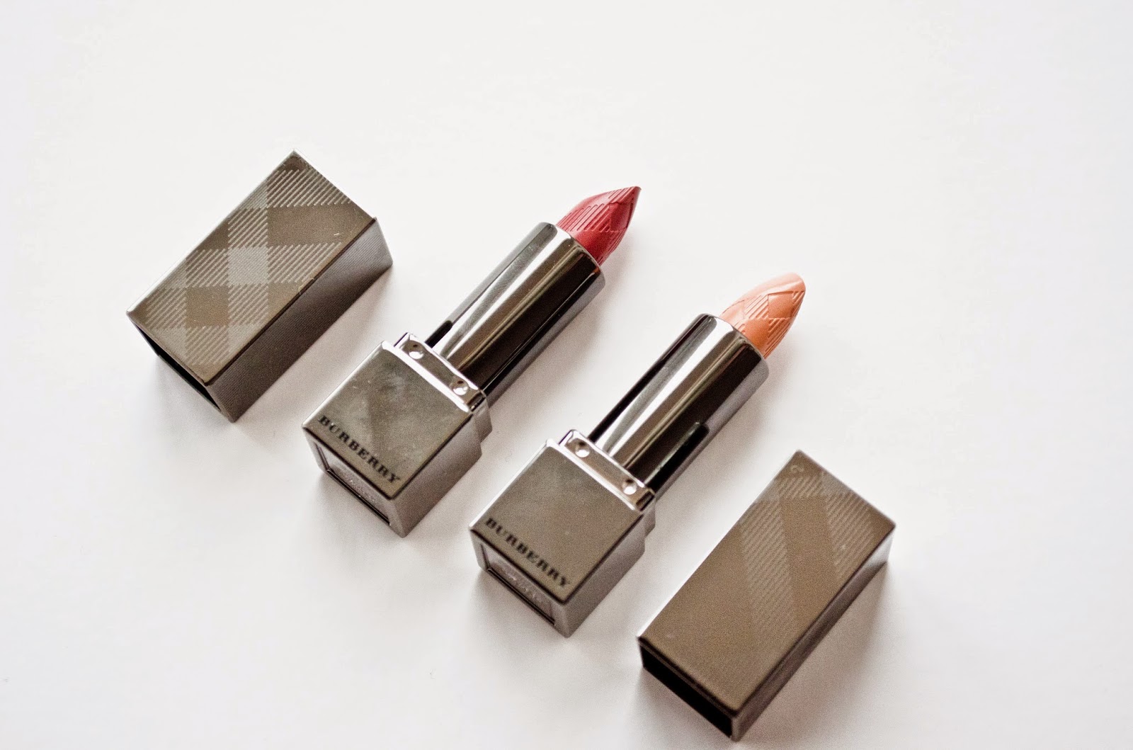 BURBERRY KISSES LIPSTICKS { REVIEW & SWATCHES } - Creepers & Cupcakes