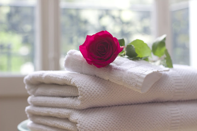 Cómo eliminar el olor a humedad de tus toallas