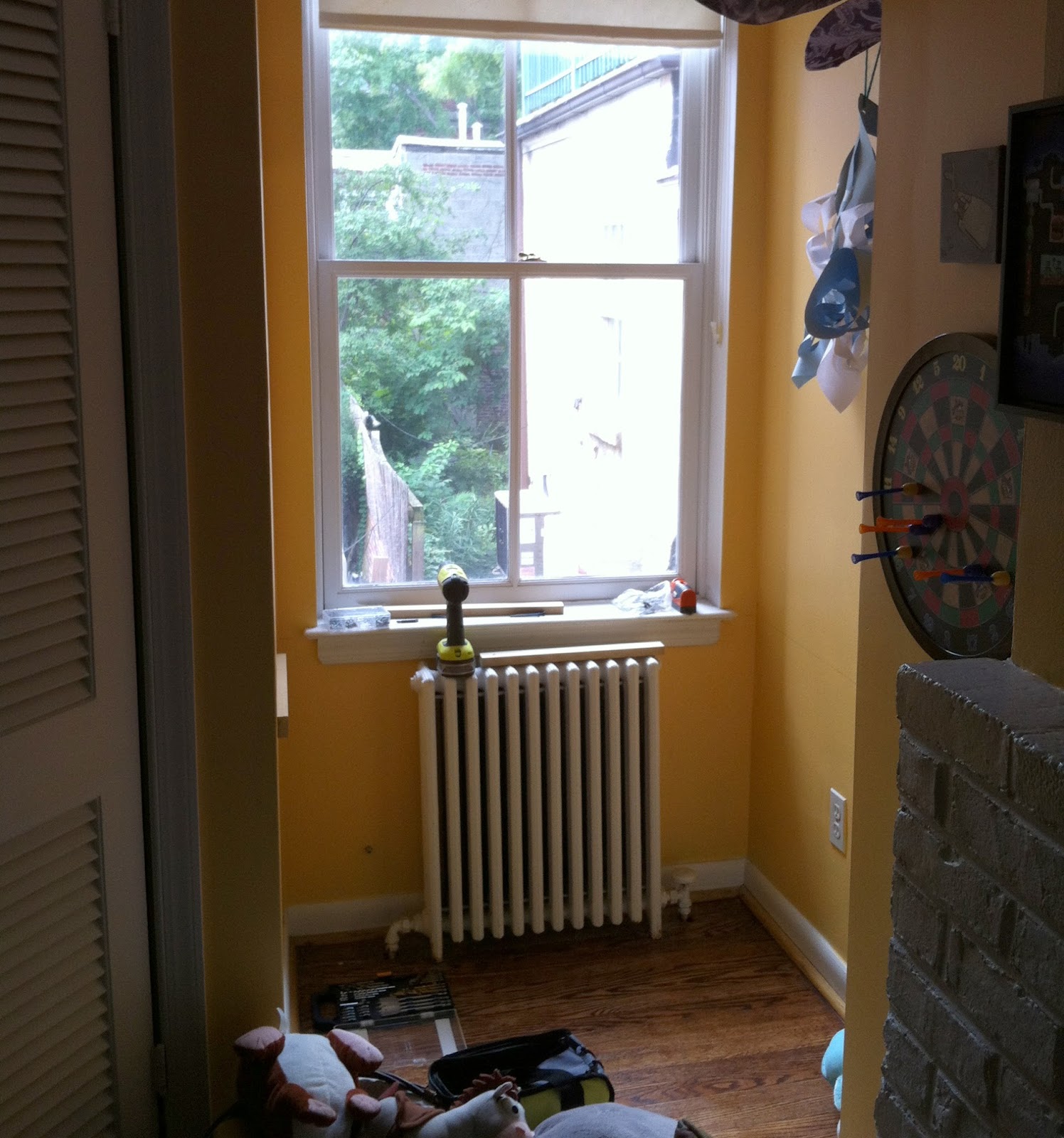 fortytwo roads Floating Desk Nook