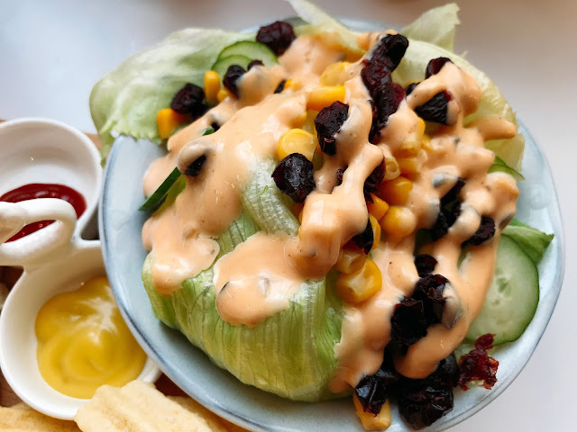 【台南安平區】T&F 手作吐司-安平店，被乾燥花圍繞用餐，擄獲少女心多種口味爆餡熱壓吐司