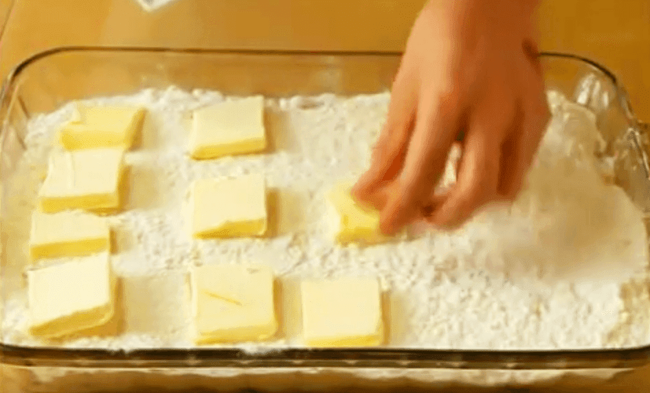 How to Make Dump Cake