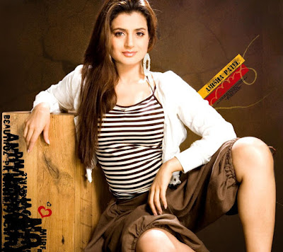 sexy actress Amisha Pate photo