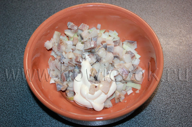 рецепт салата с сельдью и помидорами с пошаговыми фото