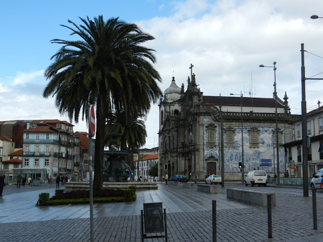 igreja dos carmelitas porto portugal