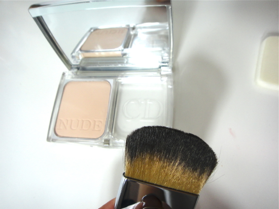 Review - Dior Diorskin Nude Compact Ivory (10) | Lenallure