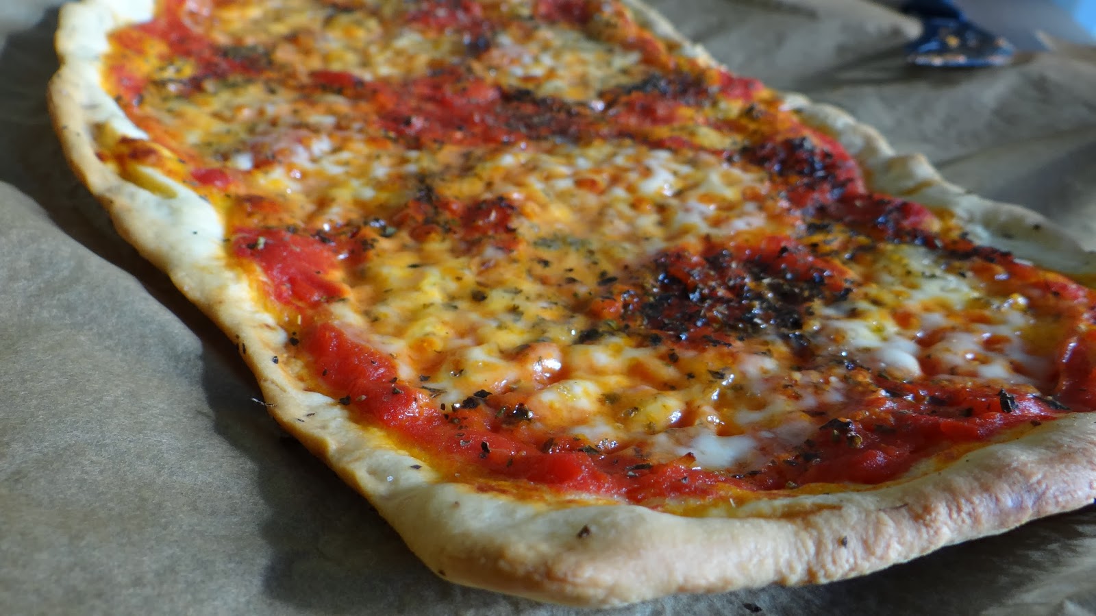 HAUSGEMACHTE PIZZA MARGHERITA | Einfach&amp;Delicious