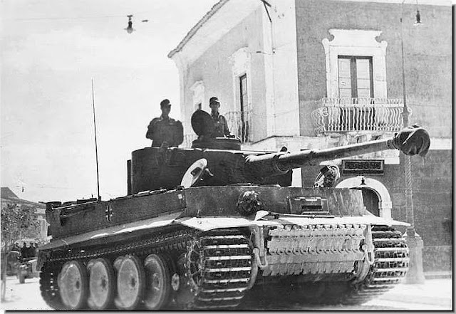 AR49004 Archer 1/48 German Tiger I & II Tank Markings WWII Mix No.3 4 tanks 