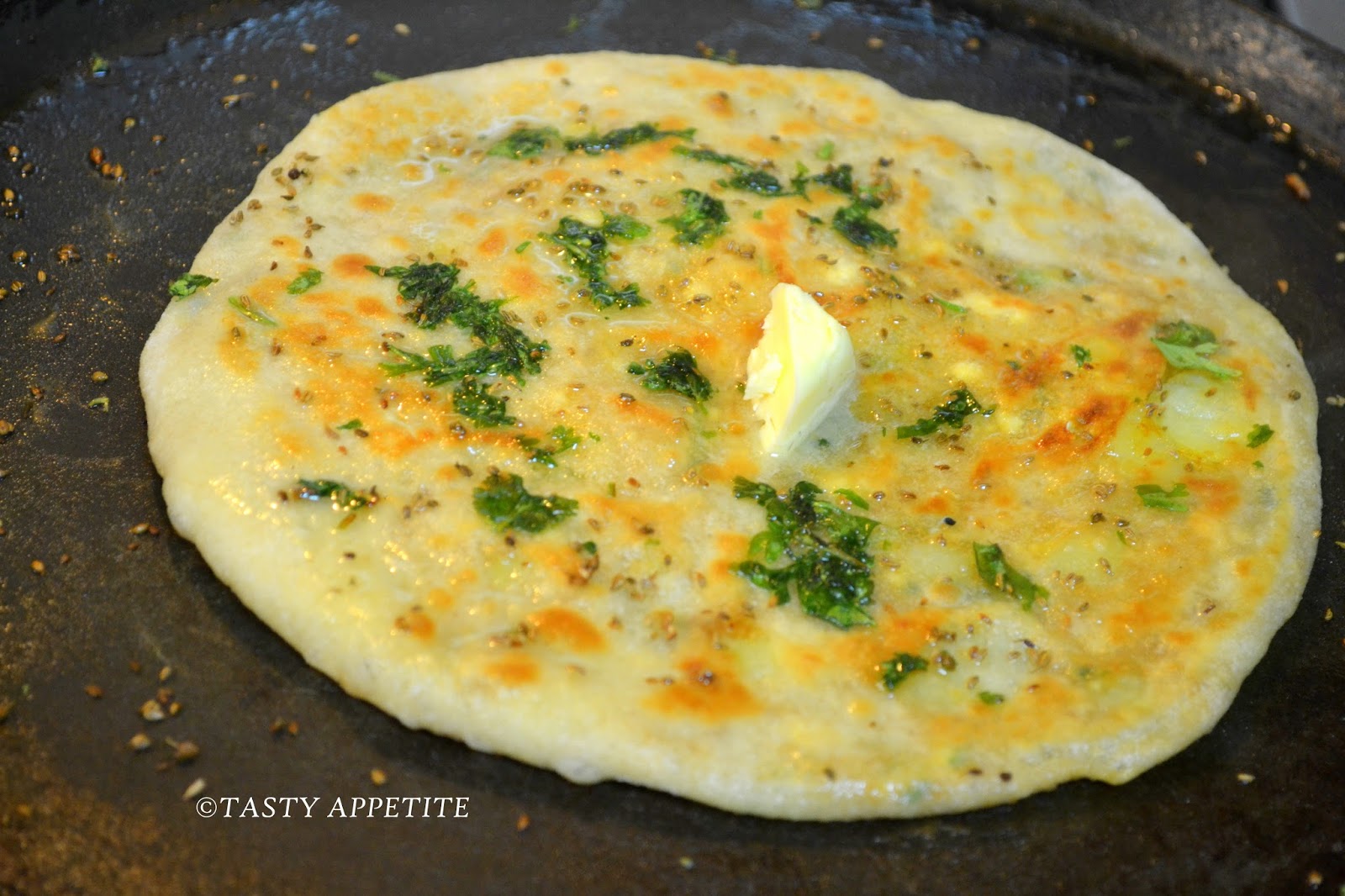 Stuffed Aloo Kulcha / Stuffed Kulcha / Aloo Paneer Kulcha / Healthy