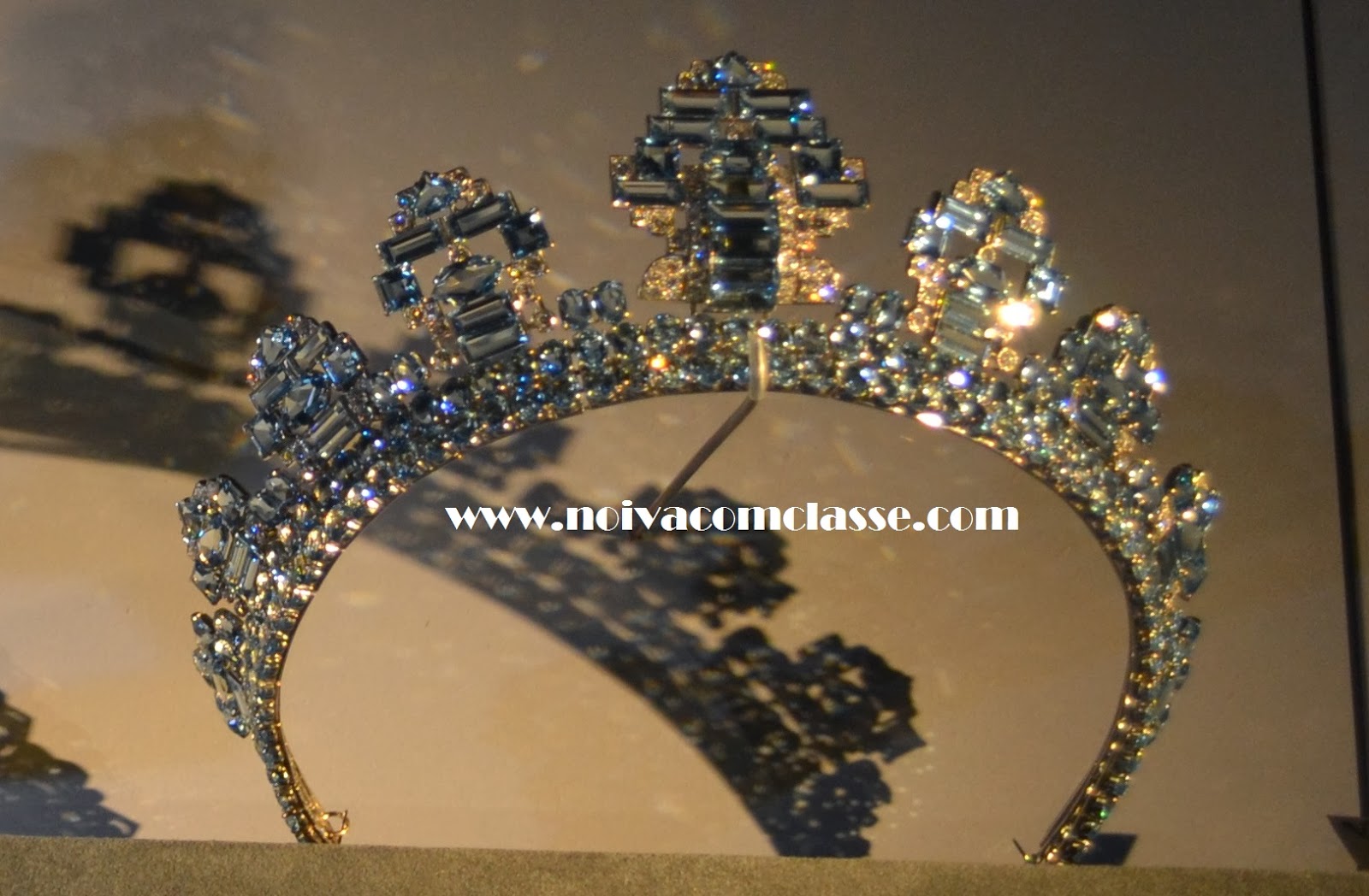 Exposição Cartier Paris 20132014 Tiaras Noiva com Classe Esteve Lá