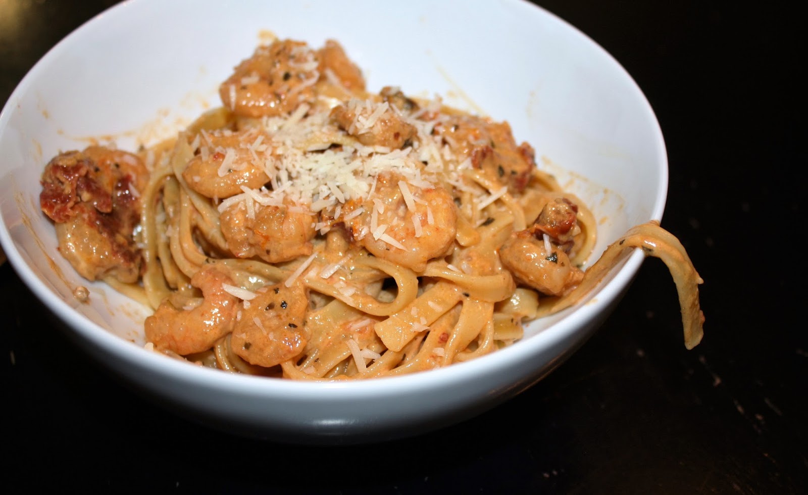 what's for dinner? garlic shrimp and sundried tomato pasta in cream