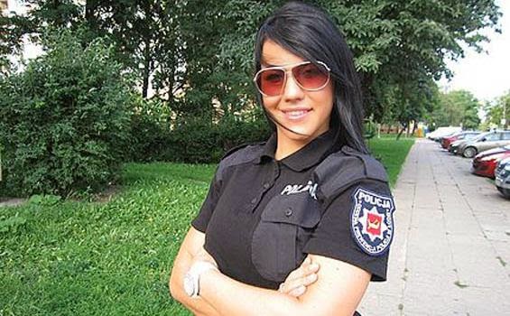 Public order. Березино полицайка. Riot Police female. Mad Officer.