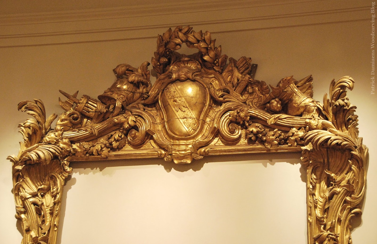 ORNAMENTAL WOODCARVER Patrick Damiaens Fasces symbol as an ornament