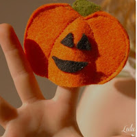 http://luluandceleste.com/halloween-finger-puppets/