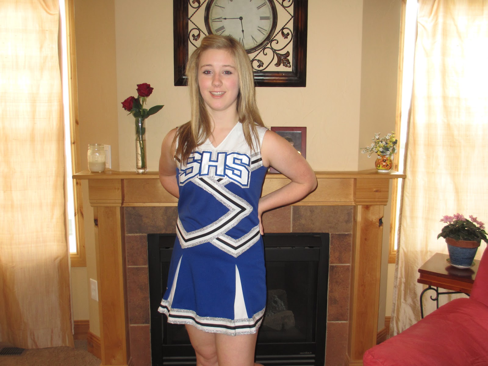 News From Laggeland: Finally! A cheer uniform of her own!