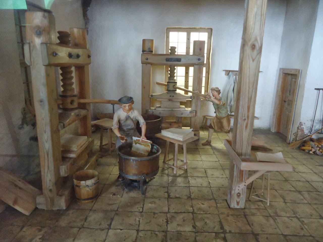 FRIENDS OF DARD HUNTER Treasures of The Deutsches Museum 1 Munich, GDR