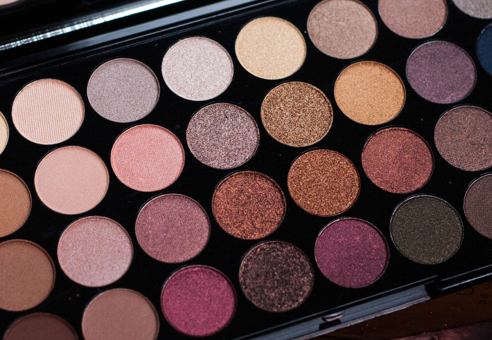 Makeup revolution flawless 4 swatches