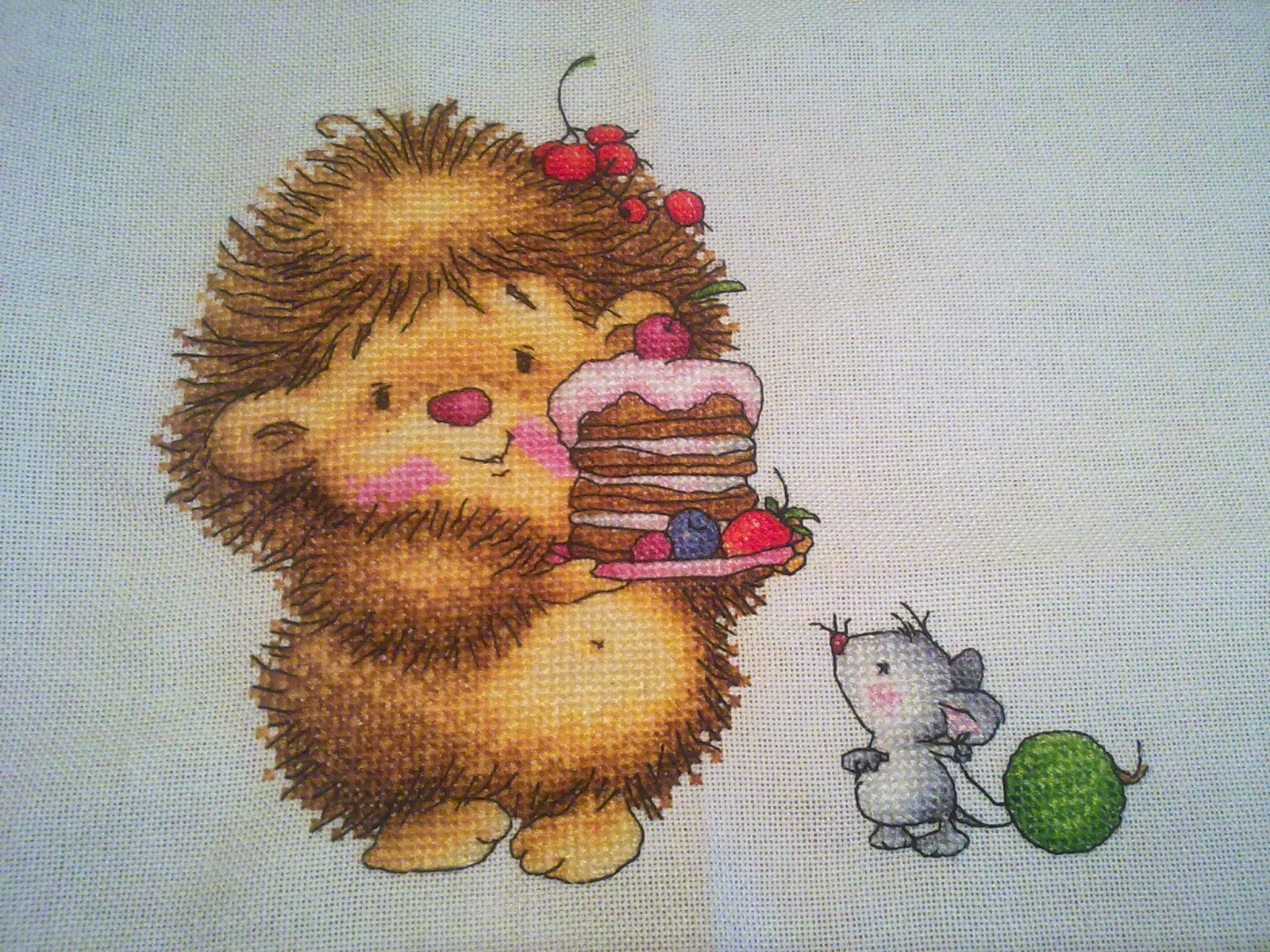 Ежик с тортиком картинка
