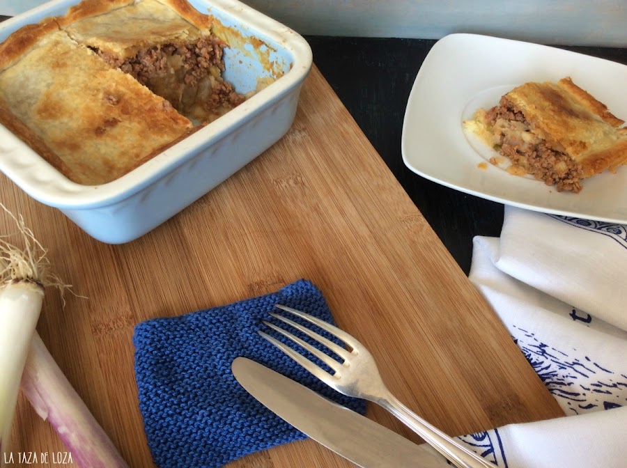 fuente-de-pastel-de-col-con-carne-picada