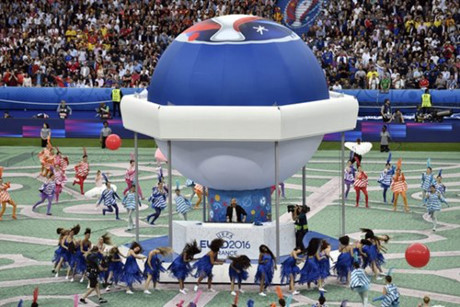 Thong diep y nghia trong Le khai mac EURO 2016 - Anh 4