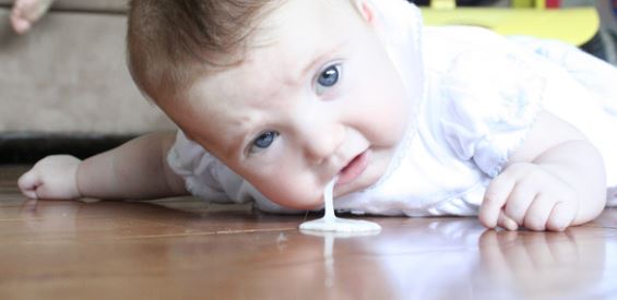 Bayi Bunda Sering Gumoh atau Muntah? Kenali Inilah Penyebabnya Bayi Bunda Sering Gumoh atau Muntah? Kenali Inilah Penyebabnya