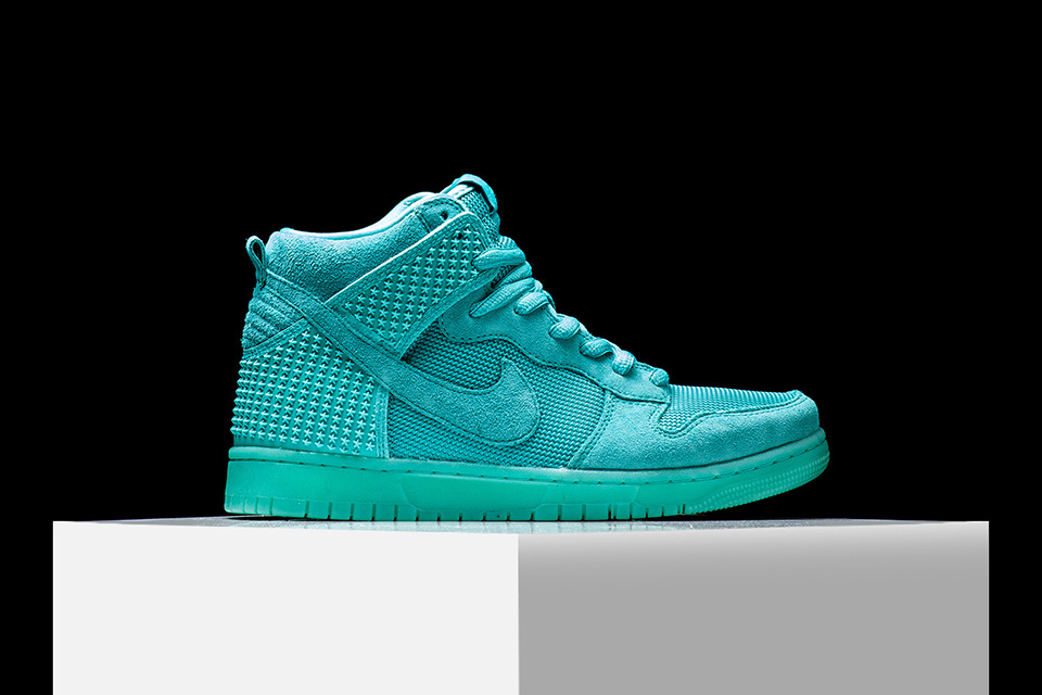 Ãber Fashion Marketing: Footwear: Nike Dunk CMFT PRM âMint Glowâ